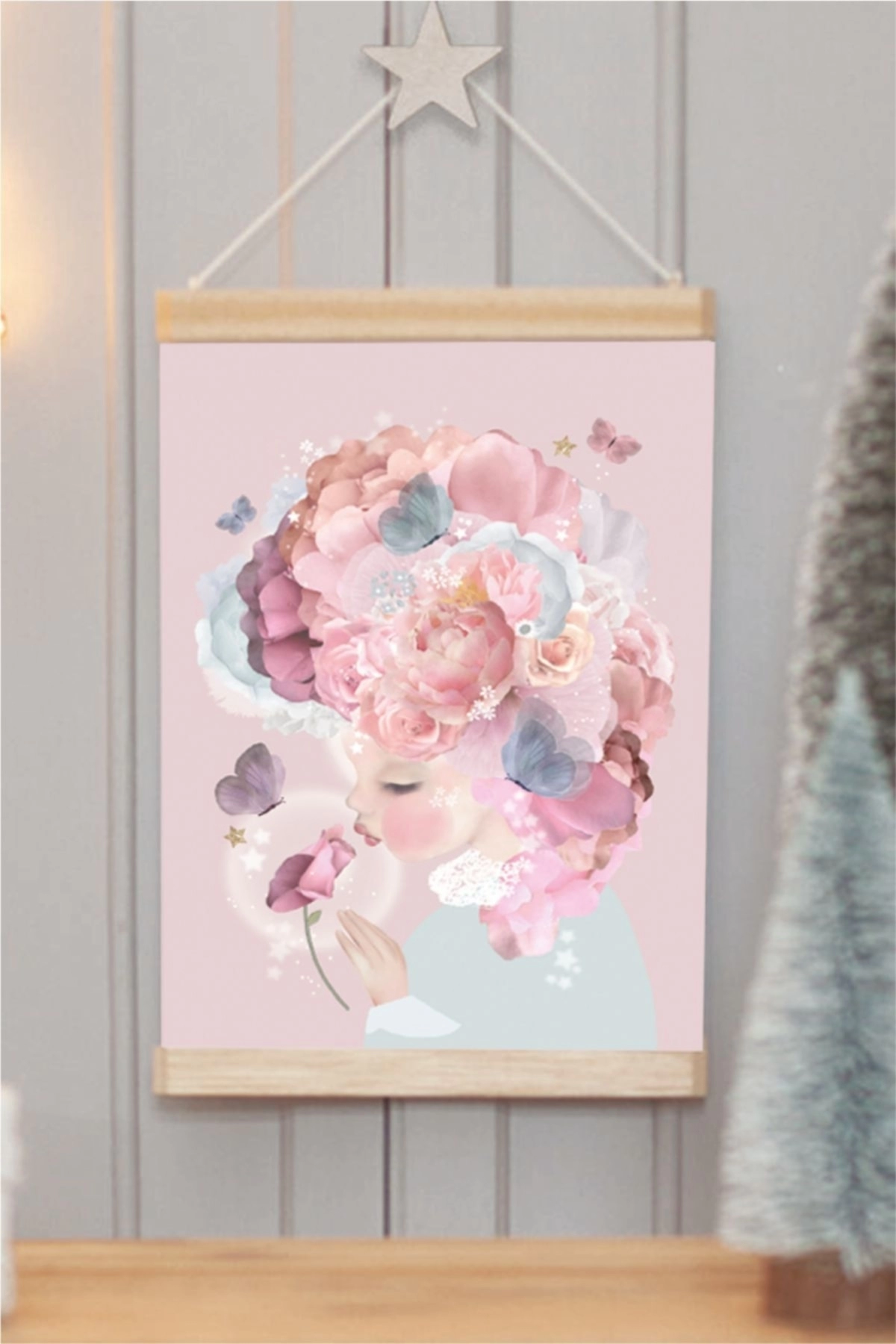 Çiçekli Bebek Askılı Kanvas Poster Tablo Duvar Dekoru
