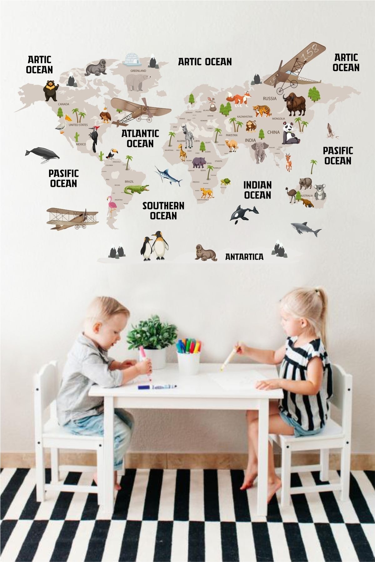 Planörlü Dünya Haritası Çocuk Odası Duvar Sticker