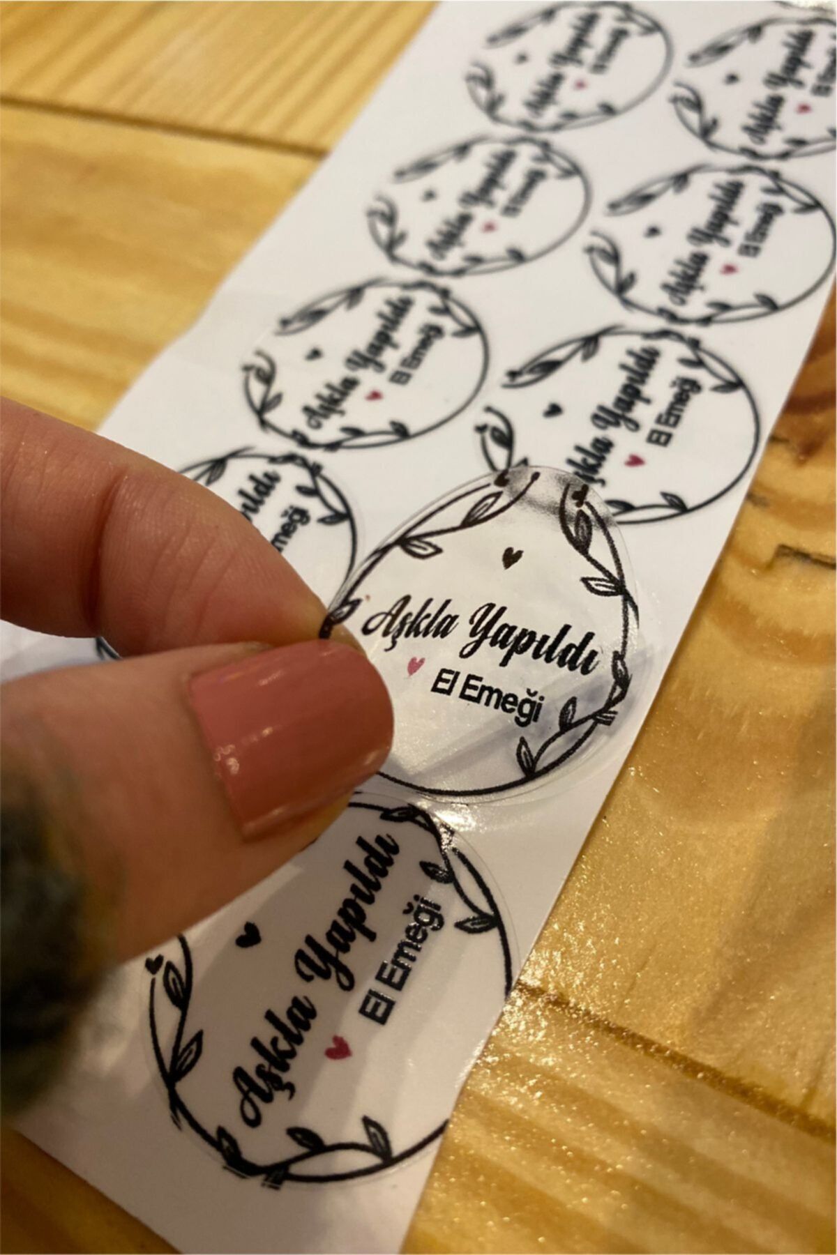 Şeffaf Sticker Aşkla Yapıldı - 3 Cm Çapında 90 Adet