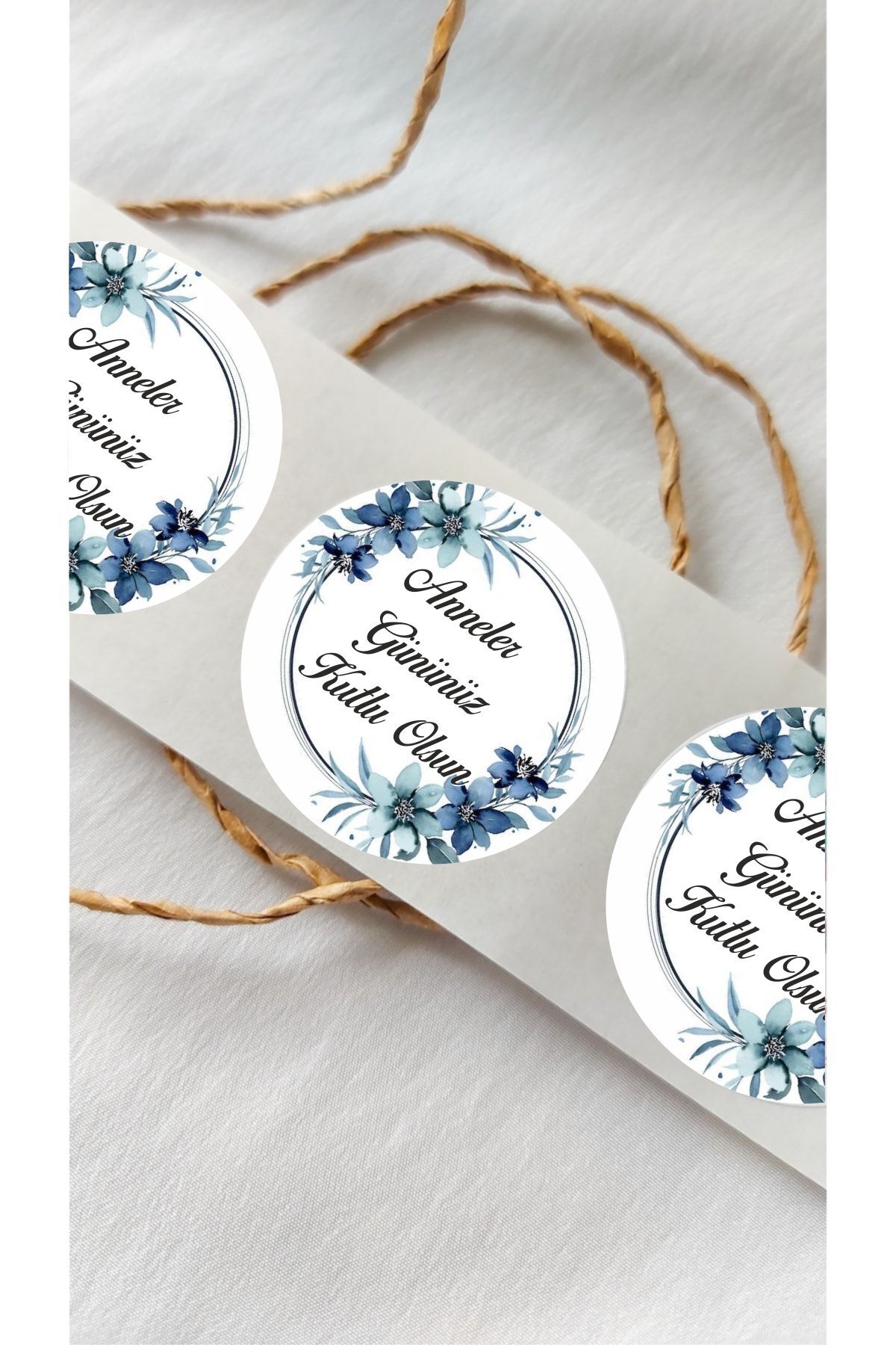 Anneler Günü Mavi Çiçek Yuvarlak Sticker - 24 Adet Süsleme, Hediye, Paketleme Sticker AG3